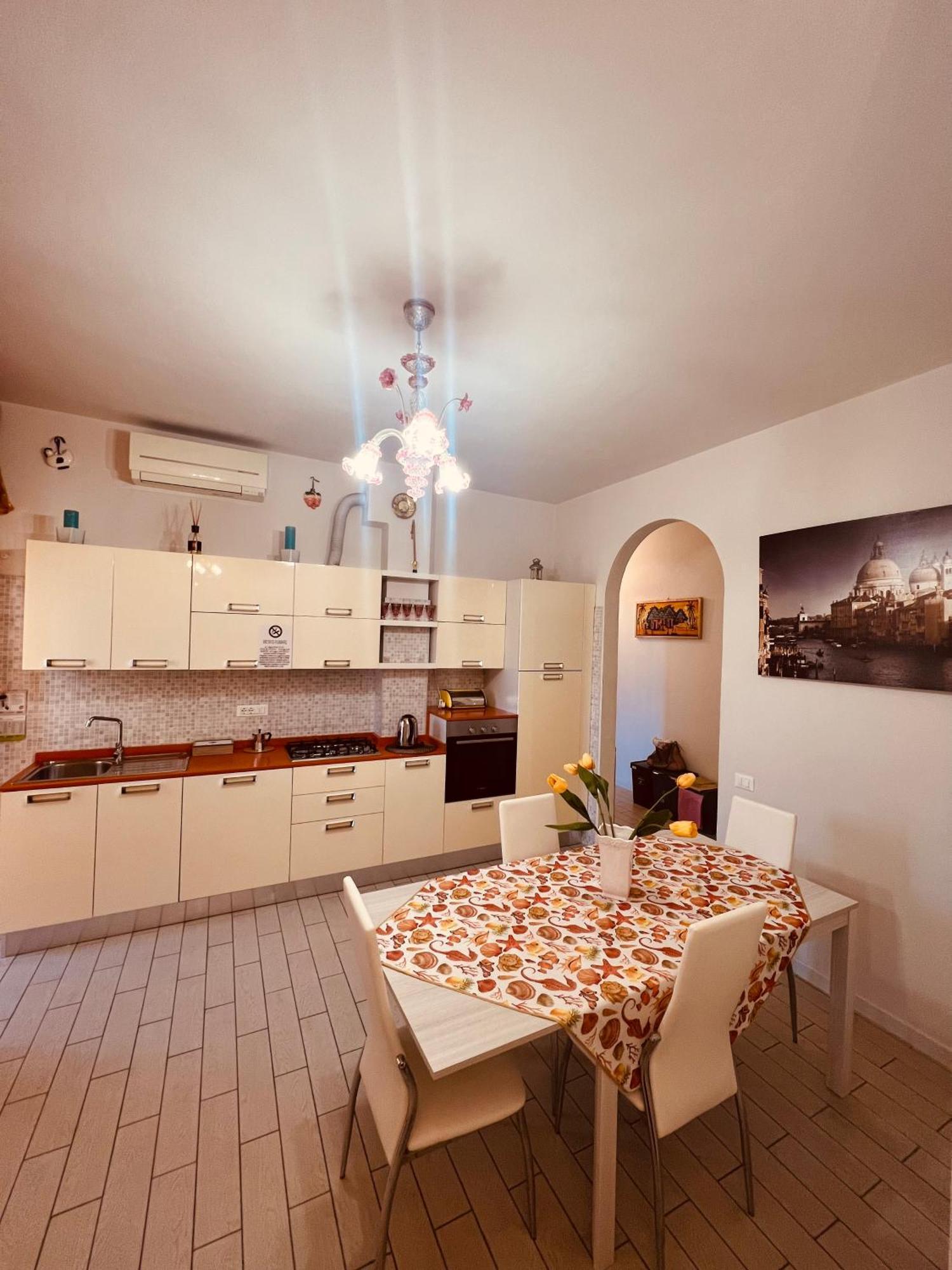 Casa Al Mare Valentina Apartment Виареджо Екстериор снимка